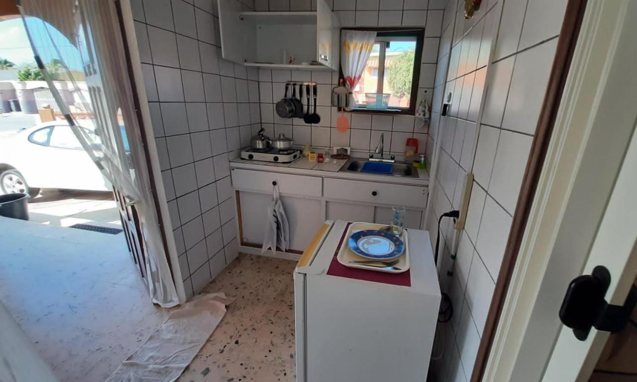 Aruba Backpackers Apartment Oranjestad Bagian luar foto