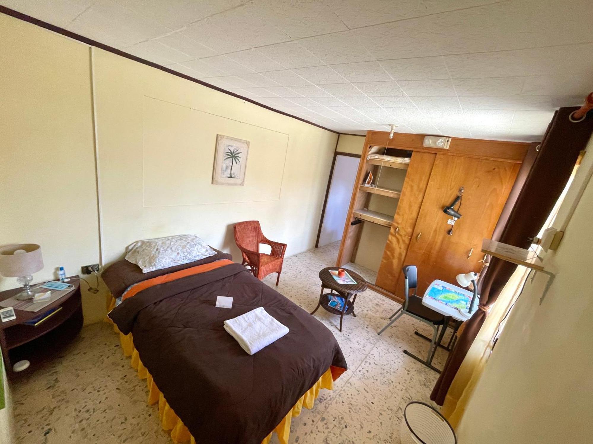 Aruba Backpackers Apartment Oranjestad Bagian luar foto