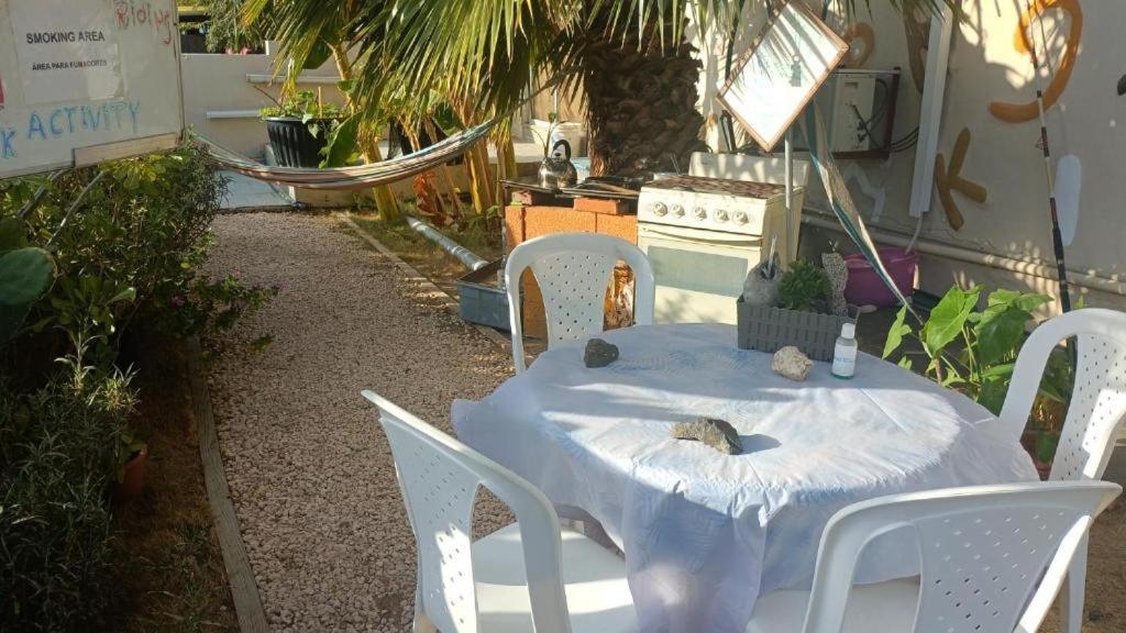 Aruba Backpackers Apartment Oranjestad Bagian luar foto